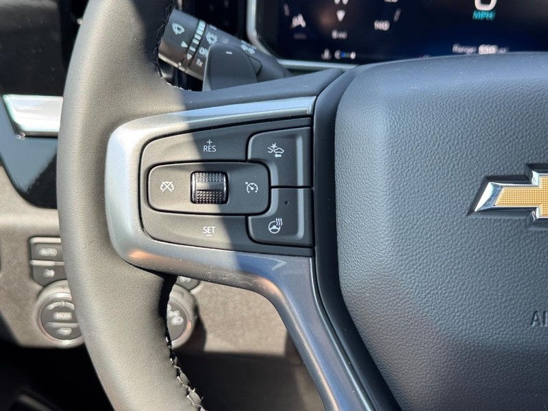 Chevrolet Silverado 1500 Vehicle Full-screen Gallery Image 13