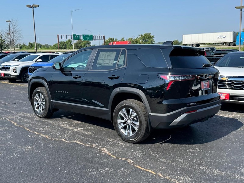 Chevrolet Equinox Vehicle Full-screen Gallery Image 3