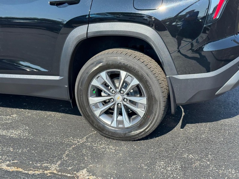 Chevrolet Equinox Vehicle Full-screen Gallery Image 4