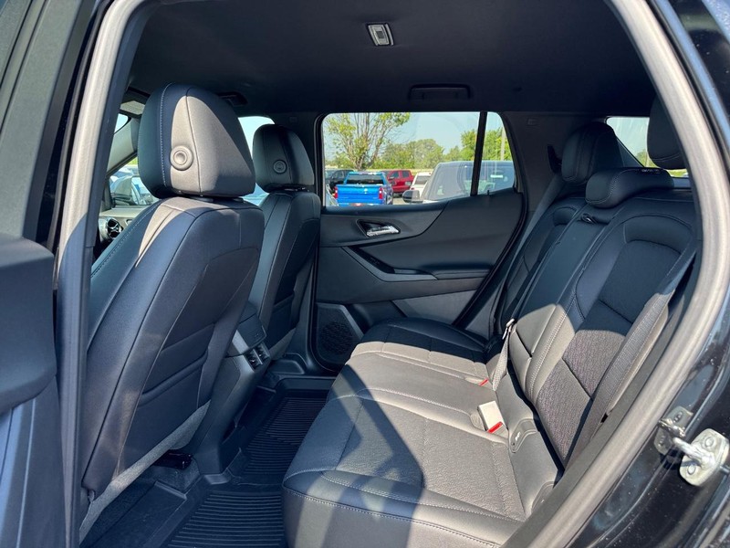 Chevrolet Equinox Vehicle Full-screen Gallery Image 5