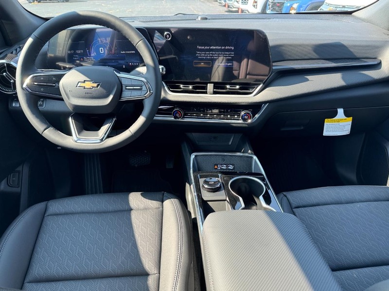 Chevrolet Equinox Vehicle Full-screen Gallery Image 6