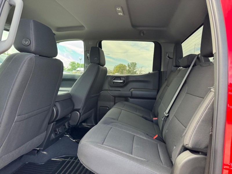 Chevrolet Silverado 1500 Vehicle Full-screen Gallery Image 5