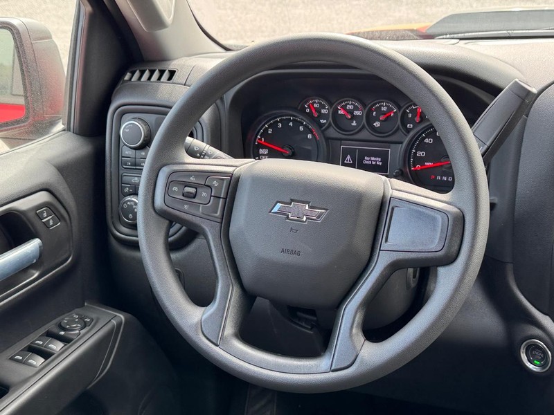 Chevrolet Silverado 1500 Vehicle Full-screen Gallery Image 7