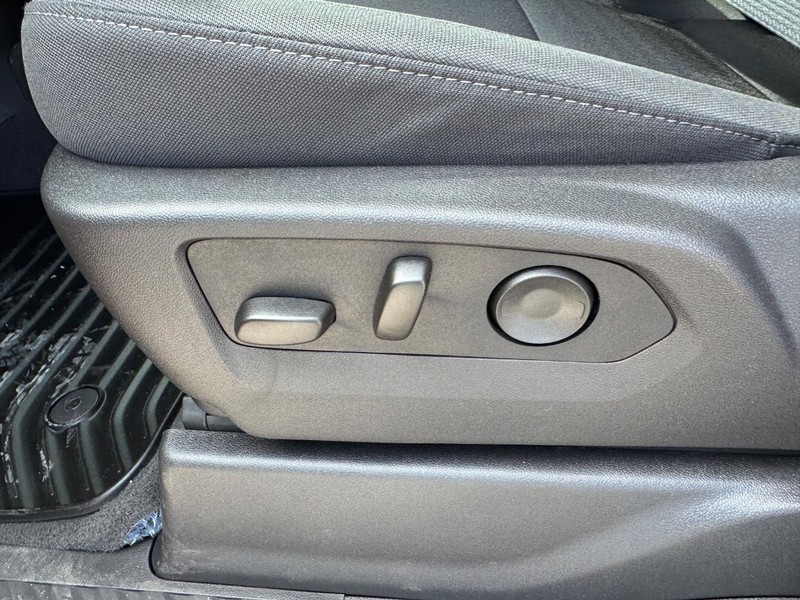 Chevrolet Silverado 1500 Vehicle Full-screen Gallery Image 10