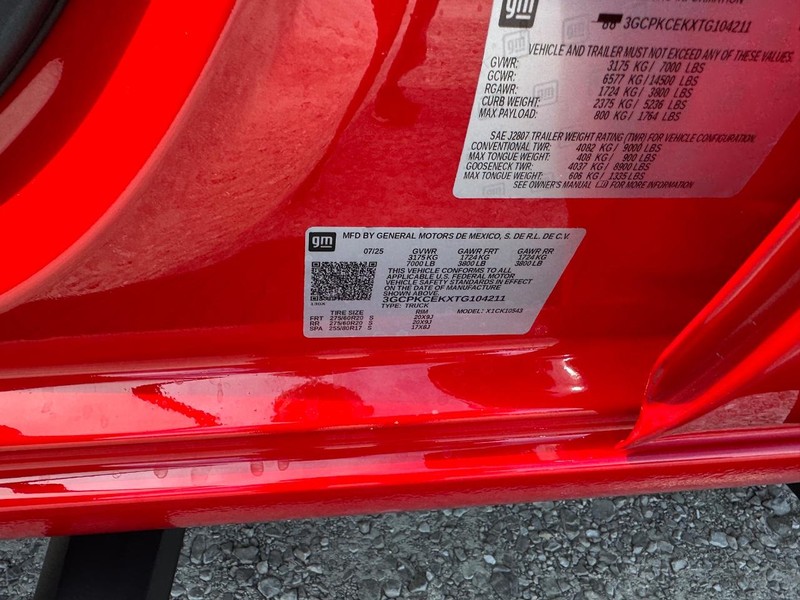 Chevrolet Silverado 1500 Vehicle Full-screen Gallery Image 16