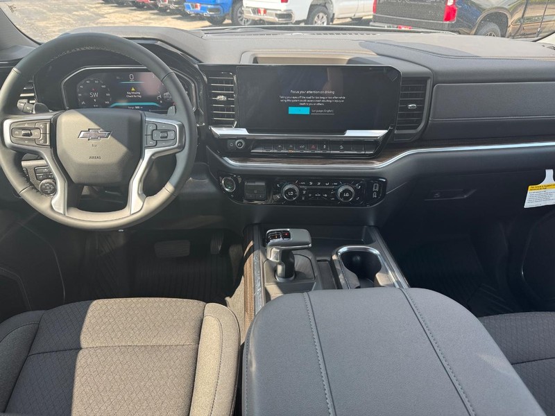 Chevrolet Silverado 1500 Vehicle Full-screen Gallery Image 6