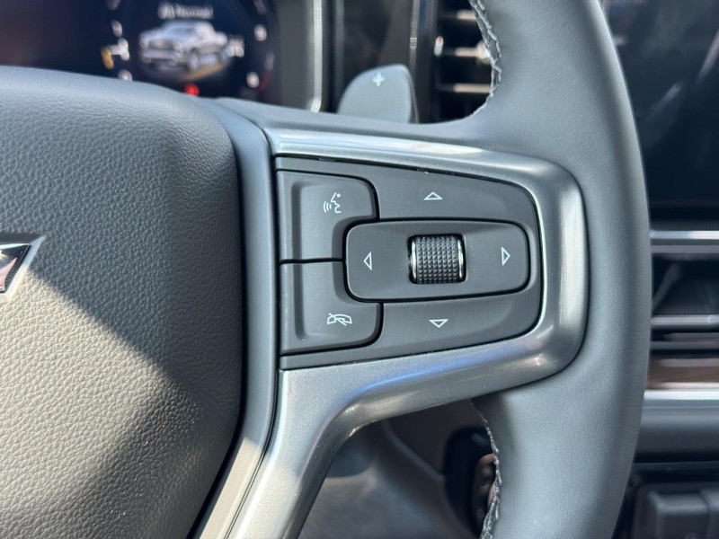 Chevrolet Silverado 1500 Vehicle Full-screen Gallery Image 14