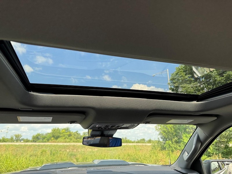 Chevrolet Silverado 1500 Vehicle Full-screen Gallery Image 6