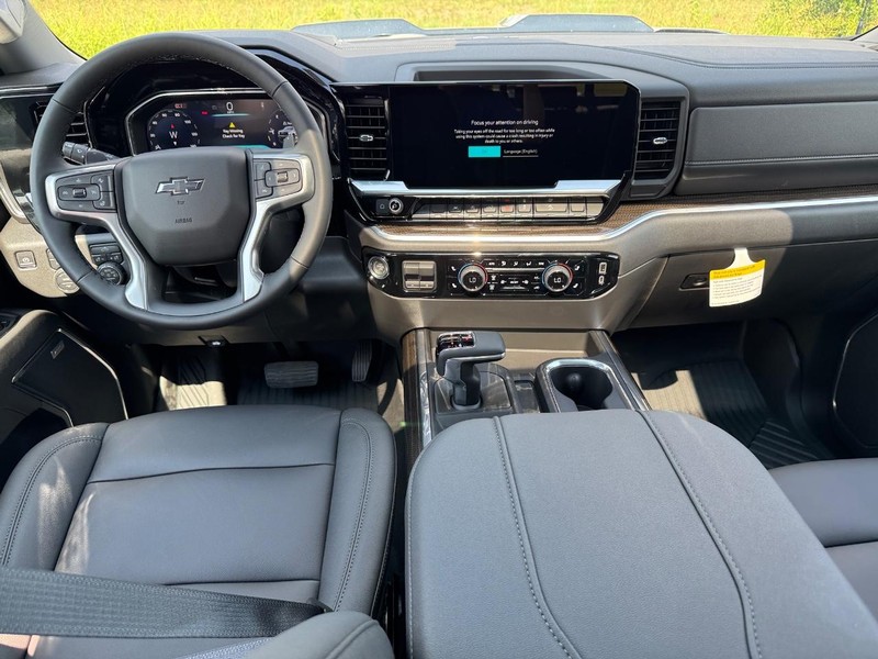 Chevrolet Silverado 1500 Vehicle Full-screen Gallery Image 7