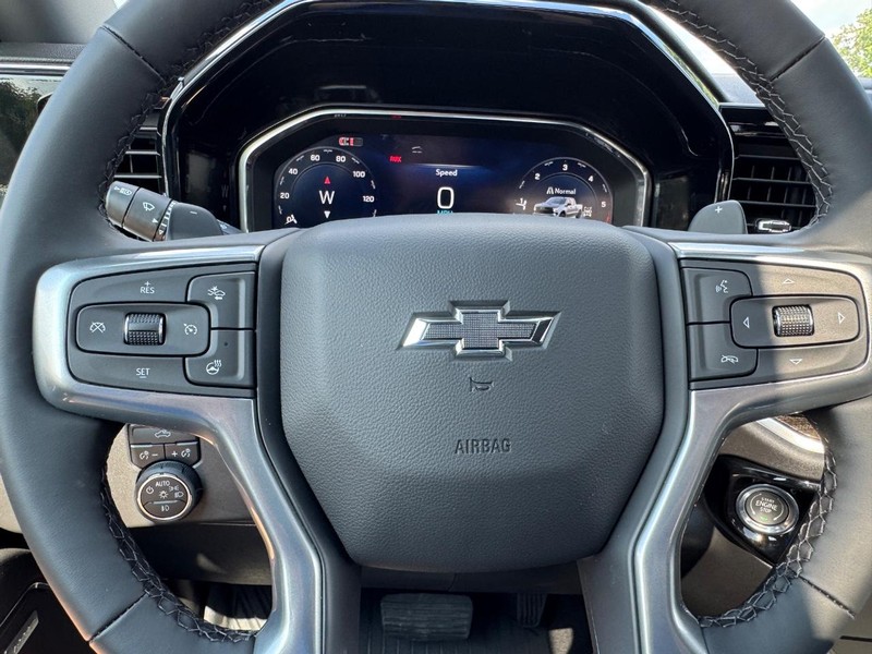 Chevrolet Silverado 1500 Vehicle Full-screen Gallery Image 13