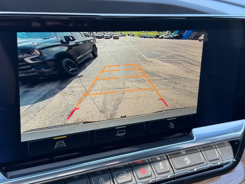 Chevrolet Silverado 1500 Vehicle Full-screen Gallery Image 17