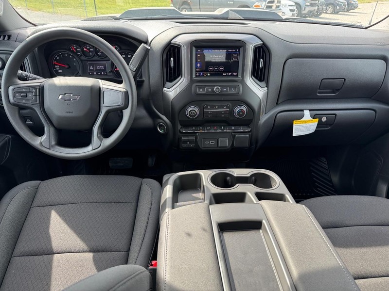 Chevrolet Silverado 1500 Vehicle Full-screen Gallery Image 6