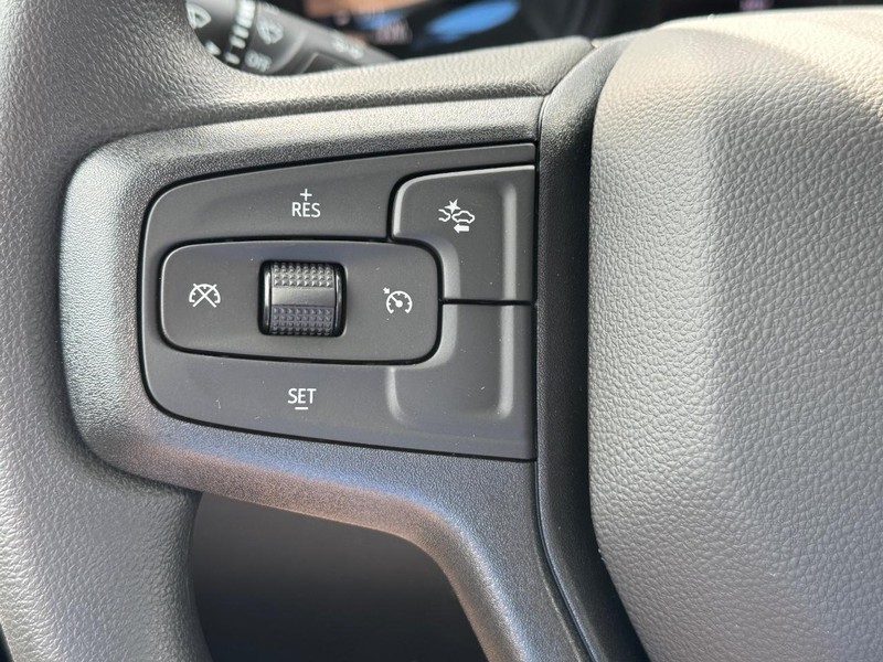 Chevrolet Silverado 1500 Vehicle Full-screen Gallery Image 12