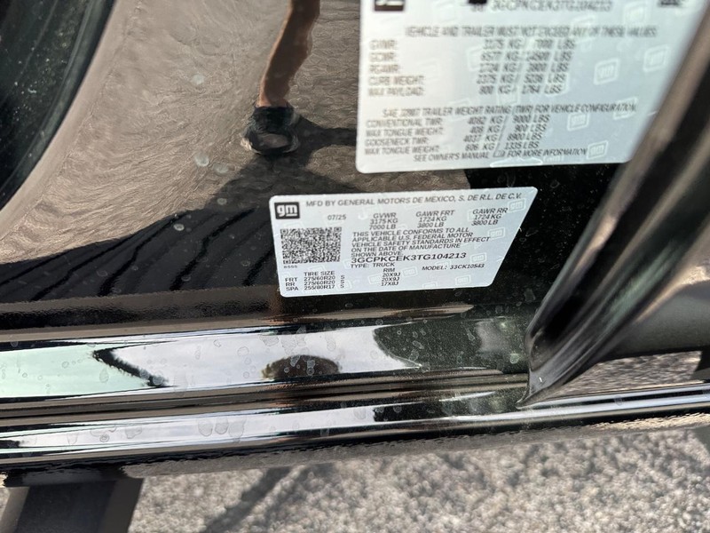 Chevrolet Silverado 1500 Vehicle Full-screen Gallery Image 15