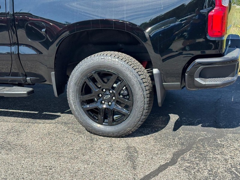 Chevrolet Silverado 1500 Vehicle Full-screen Gallery Image 4