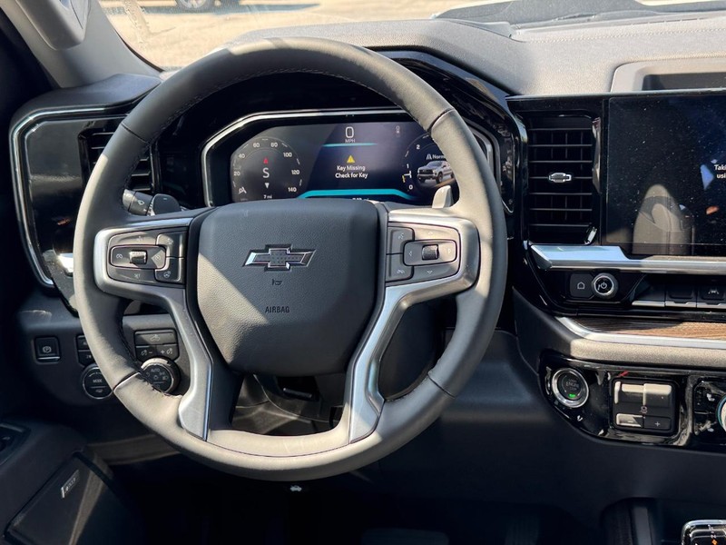 Chevrolet Silverado 1500 Vehicle Full-screen Gallery Image 8