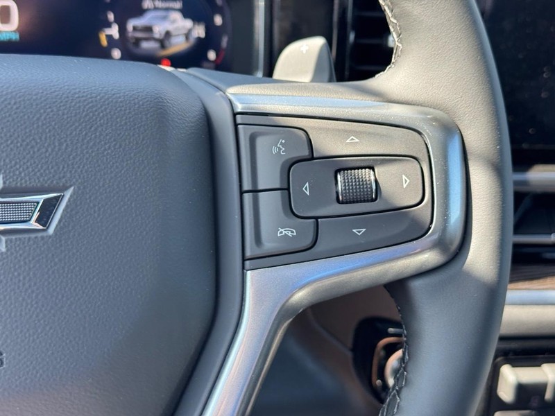 Chevrolet Silverado 1500 Vehicle Full-screen Gallery Image 15