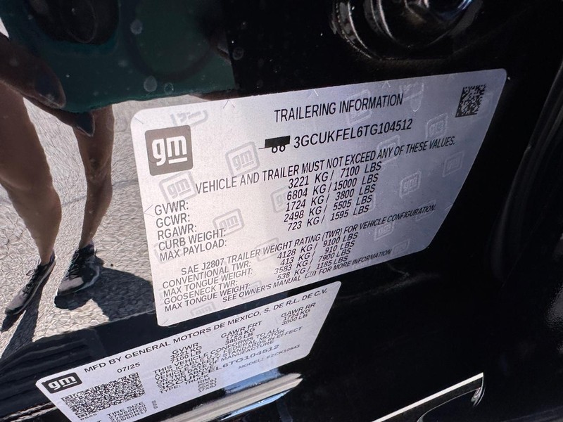 Chevrolet Silverado 1500 Vehicle Full-screen Gallery Image 18