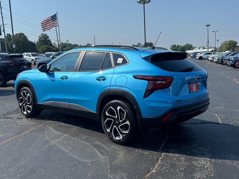 Chevrolet Trax Vehicle Full-screen Gallery Image 3