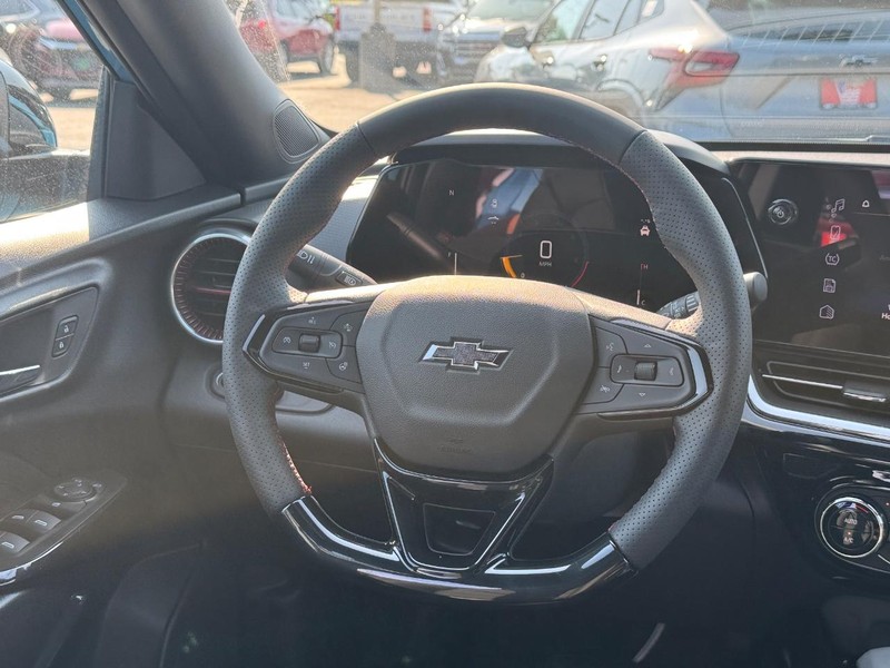 Chevrolet Trax Vehicle Full-screen Gallery Image 8