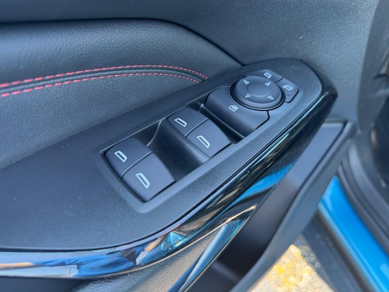 Chevrolet Trax Vehicle Full-screen Gallery Image 12