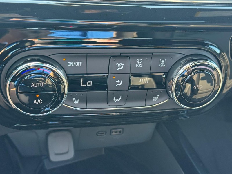 Chevrolet Trax Vehicle Full-screen Gallery Image 17