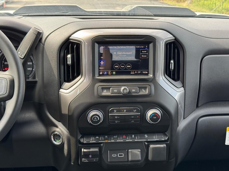Chevrolet Silverado 1500 Vehicle Full-screen Gallery Image 8
