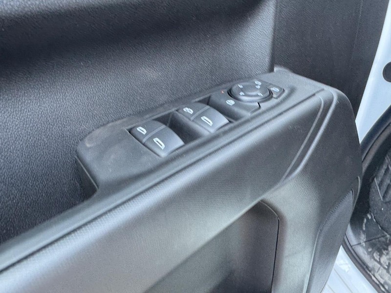 Chevrolet Silverado 1500 Vehicle Full-screen Gallery Image 10