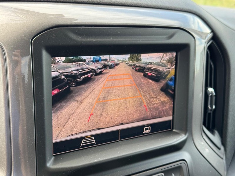 Chevrolet Silverado 1500 Vehicle Full-screen Gallery Image 14