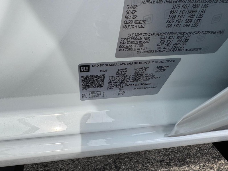 Chevrolet Silverado 1500 Vehicle Full-screen Gallery Image 15