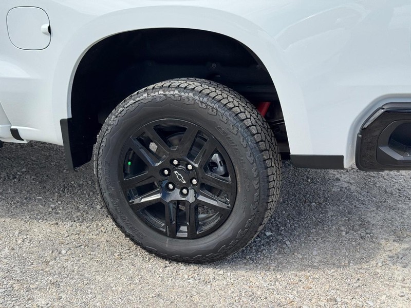 Chevrolet Silverado 1500 Vehicle Full-screen Gallery Image 4