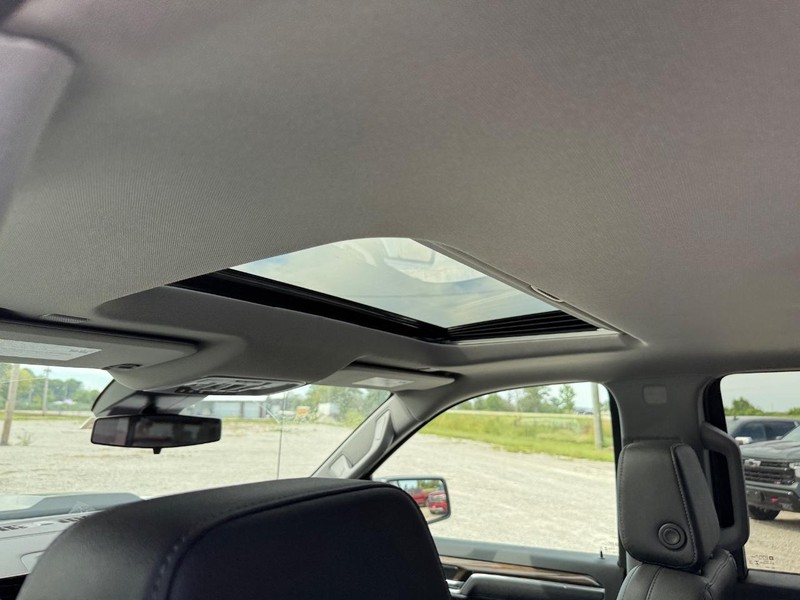 Chevrolet Silverado 1500 Vehicle Full-screen Gallery Image 6