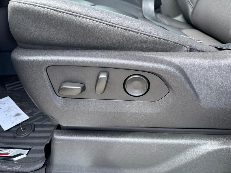 Chevrolet Silverado 1500 Vehicle Full-screen Gallery Image 11