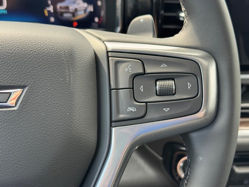 Chevrolet Silverado 1500 Vehicle Full-screen Gallery Image 15