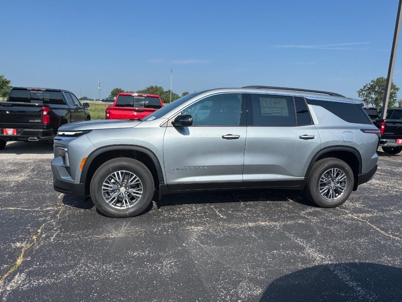 Chevrolet Traverse Vehicle Full-screen Gallery Image 2