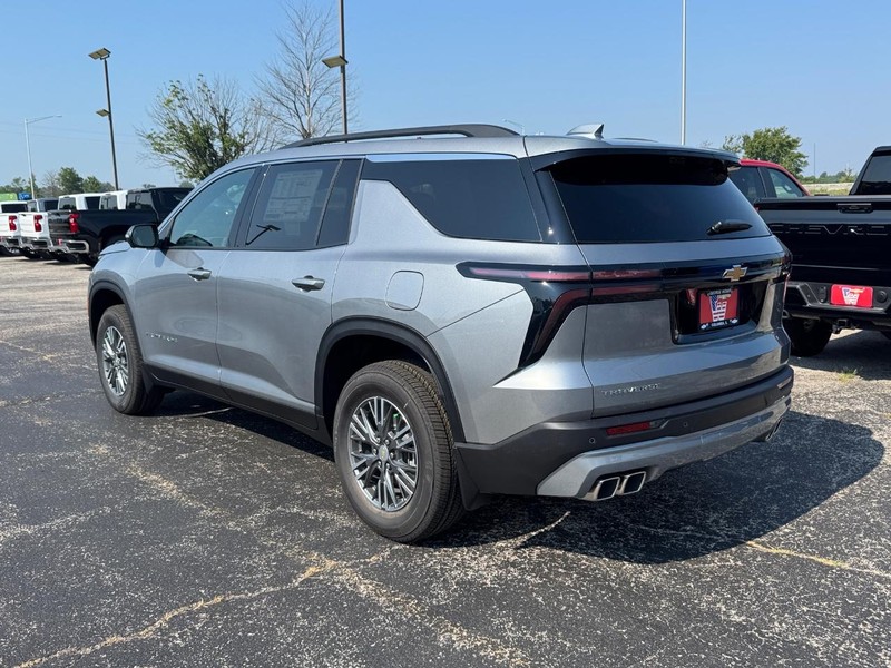 Chevrolet Traverse Vehicle Full-screen Gallery Image 3