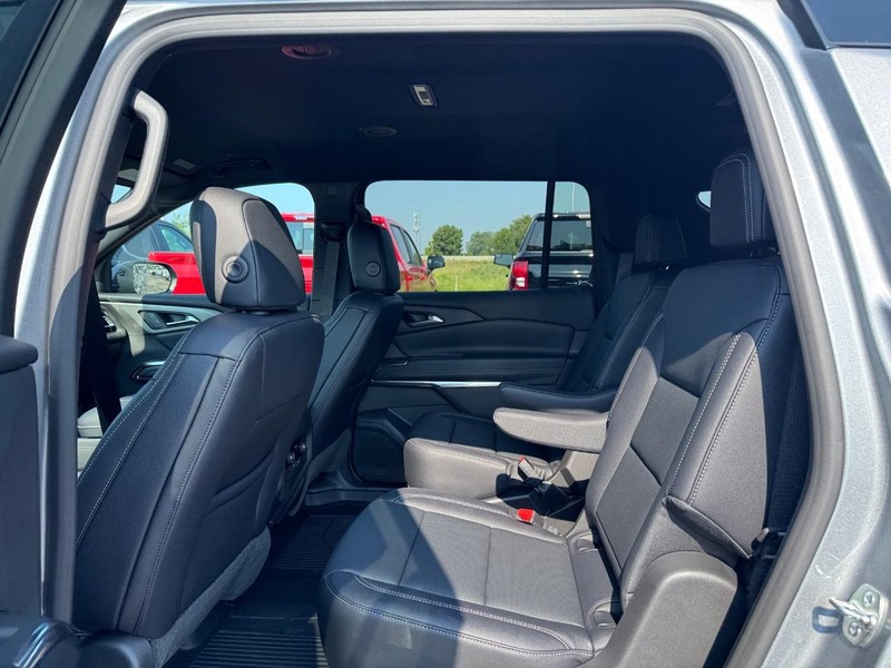 Chevrolet Traverse Vehicle Full-screen Gallery Image 5