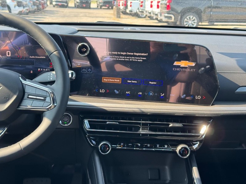 Chevrolet Traverse Vehicle Full-screen Gallery Image 9