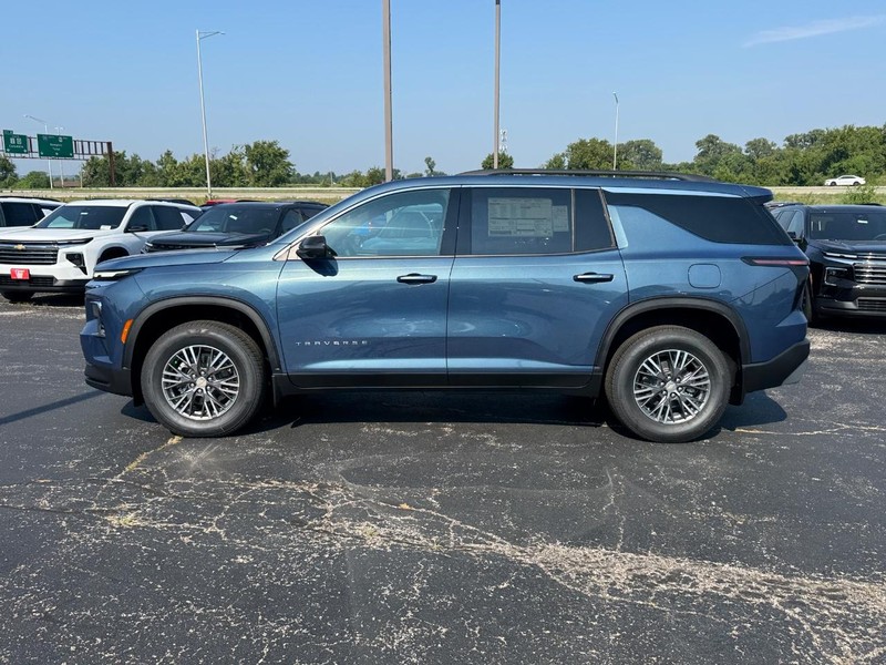Chevrolet Traverse Vehicle Full-screen Gallery Image 2