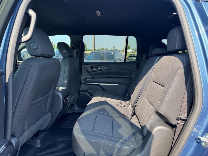 Chevrolet Traverse Vehicle Full-screen Gallery Image 5