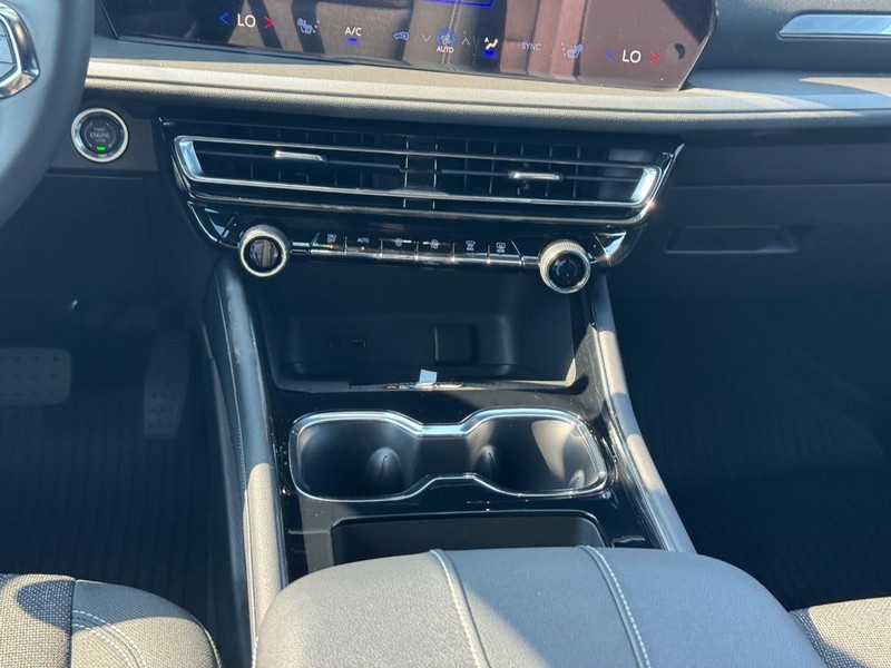 Chevrolet Traverse Vehicle Full-screen Gallery Image 11