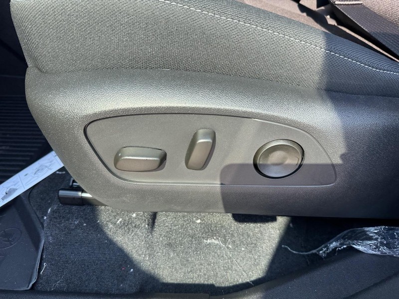 Chevrolet Traverse Vehicle Full-screen Gallery Image 12