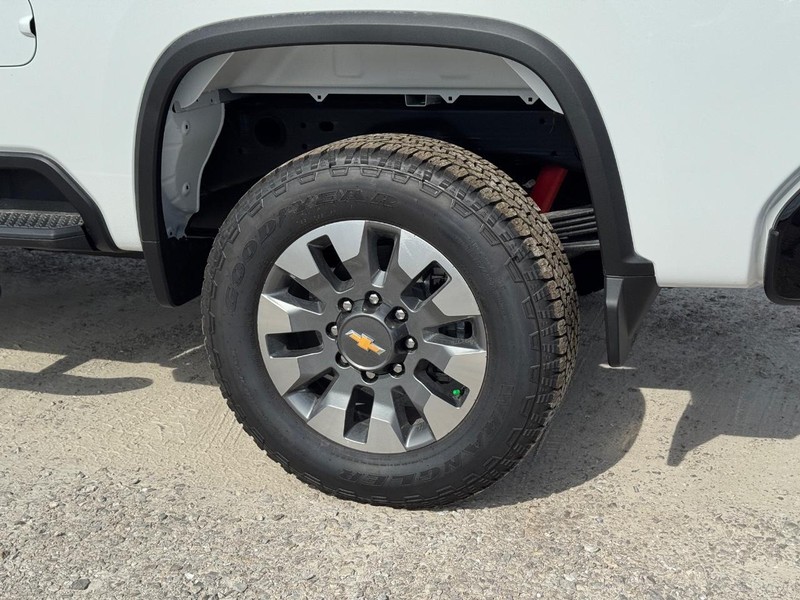 Chevrolet Silverado 2500HD Vehicle Full-screen Gallery Image 4