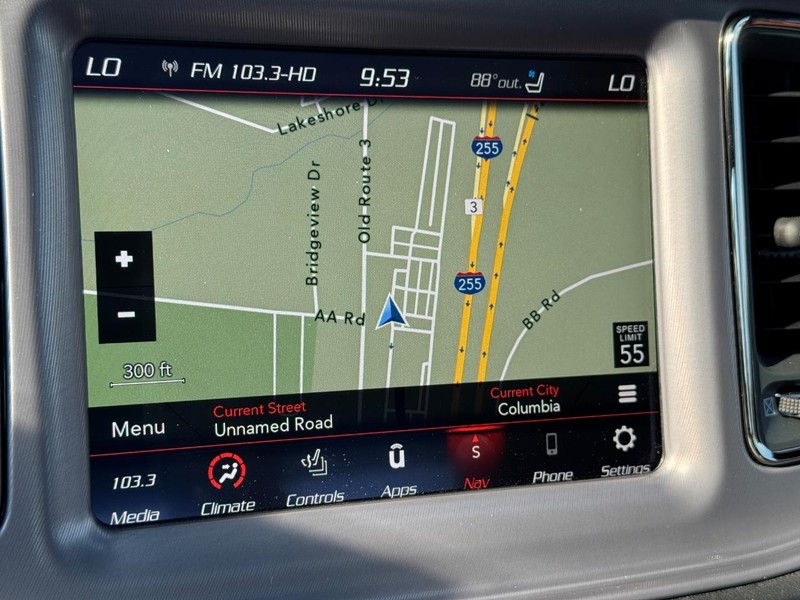 Dodge Challenger Vehicle Full-screen Gallery Image 24