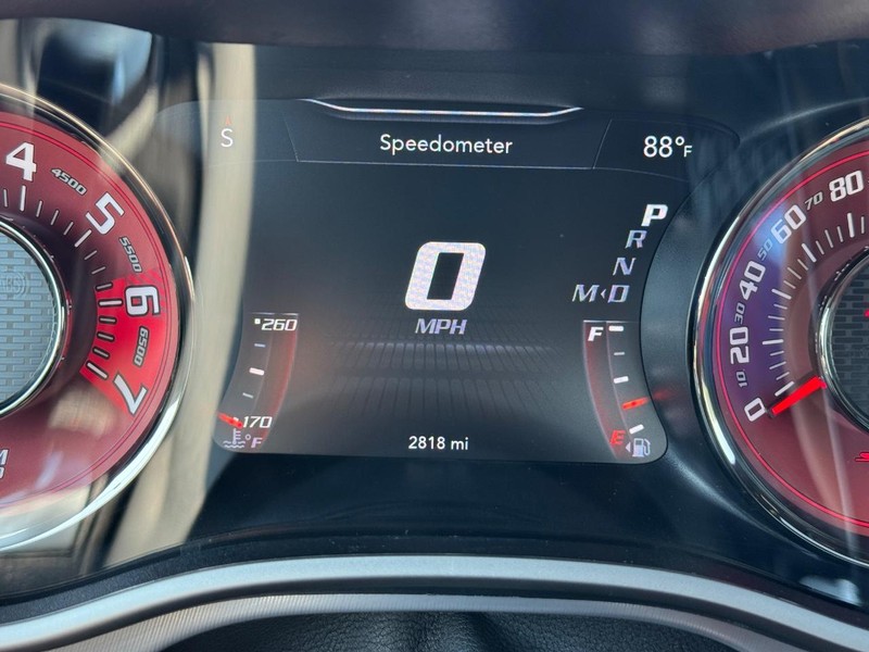 Dodge Challenger Vehicle Full-screen Gallery Image 27