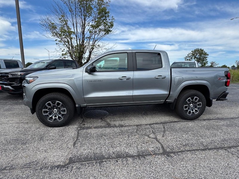 Chevrolet Colorado Vehicle Full-screen Gallery Image 2