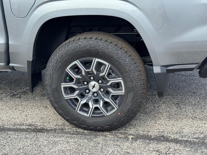 Chevrolet Colorado Vehicle Full-screen Gallery Image 4