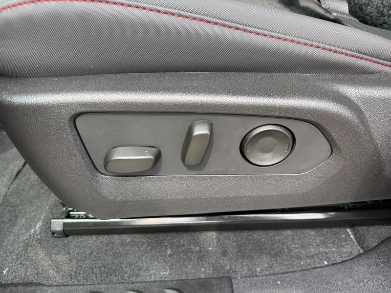 Chevrolet Colorado Vehicle Full-screen Gallery Image 10