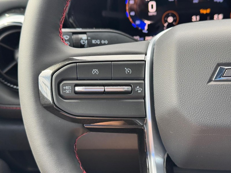 Chevrolet Colorado Vehicle Full-screen Gallery Image 13