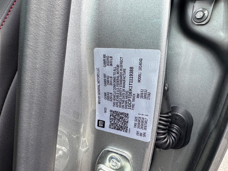 Chevrolet Colorado Vehicle Full-screen Gallery Image 17